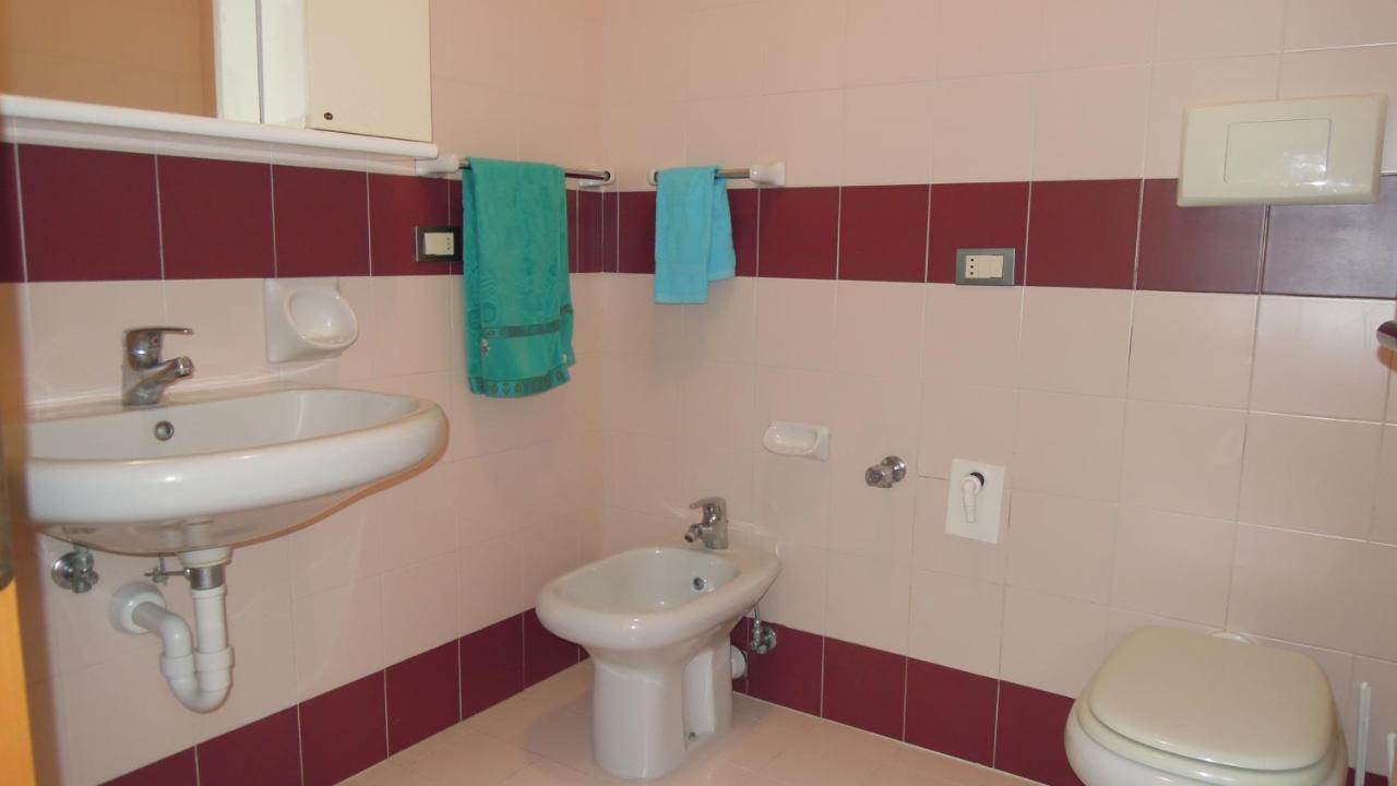 Residence Delle Terme Бибионе Екстериор снимка