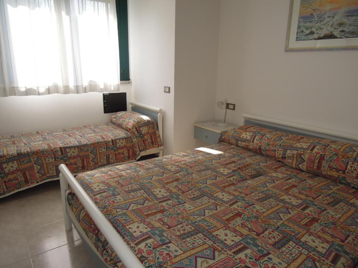 Residence Delle Terme Бибионе Екстериор снимка