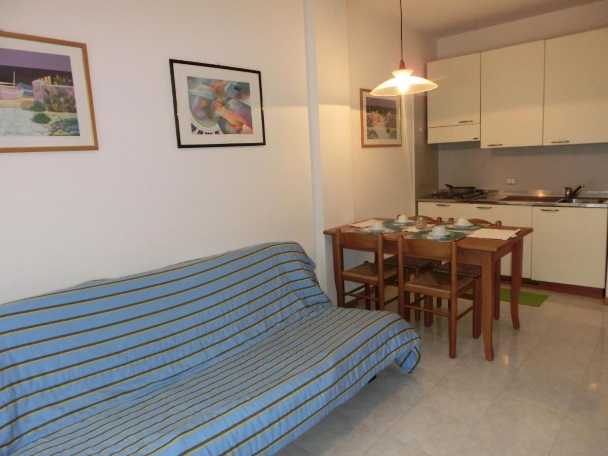 Residence Delle Terme Бибионе Екстериор снимка