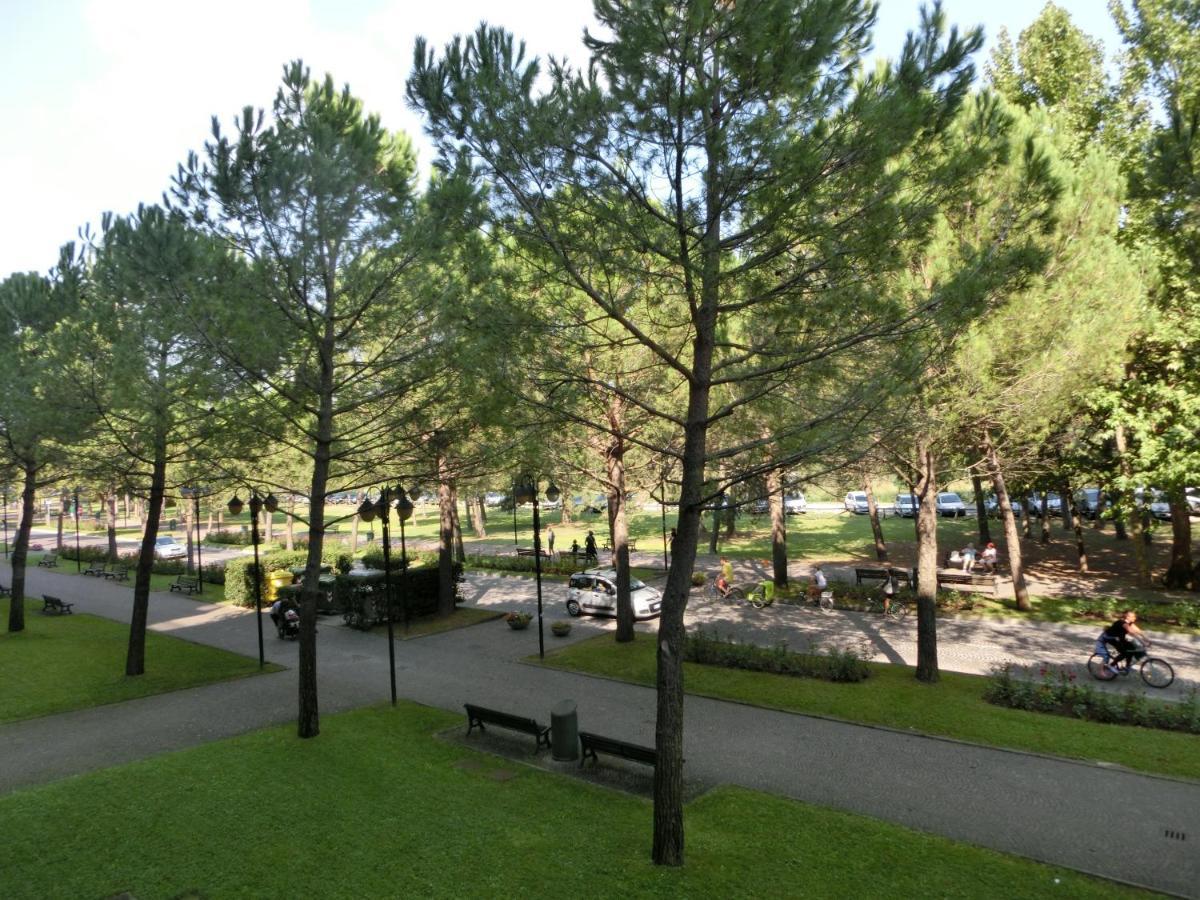 Residence Delle Terme Бибионе Екстериор снимка