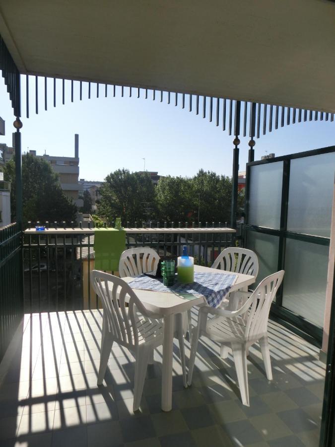 Residence Delle Terme Бибионе Екстериор снимка