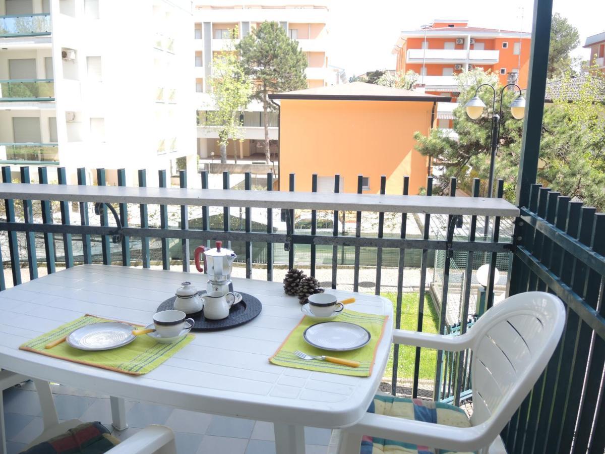 Residence Delle Terme Бибионе Екстериор снимка