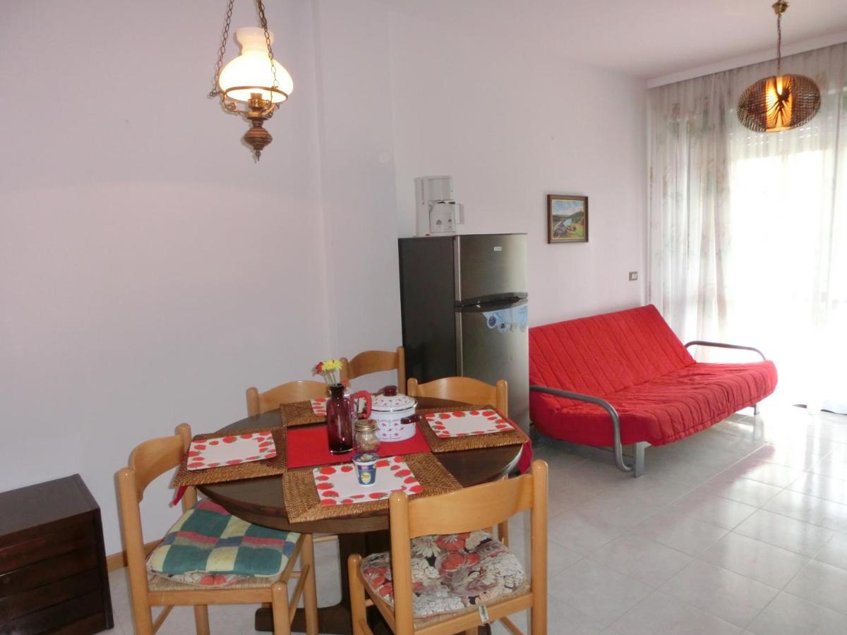 Residence Delle Terme Бибионе Екстериор снимка