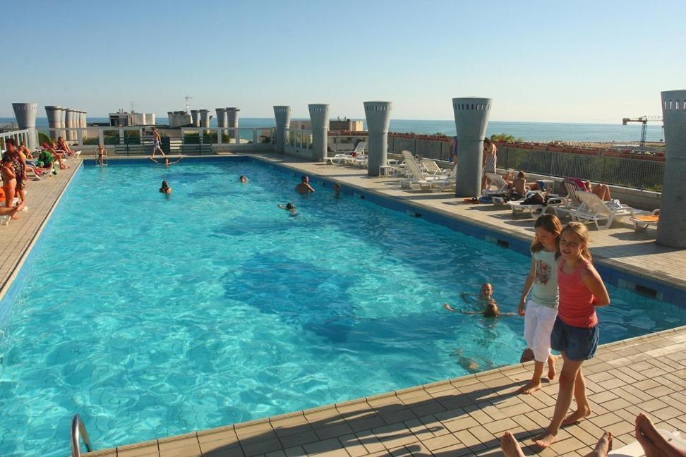 Residence Delle Terme Бибионе Екстериор снимка
