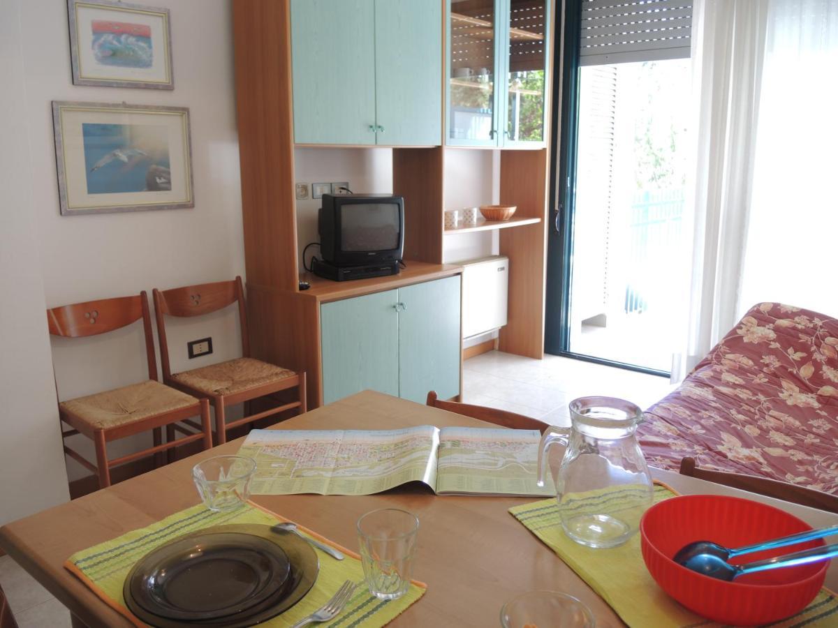Residence Delle Terme Бибионе Екстериор снимка